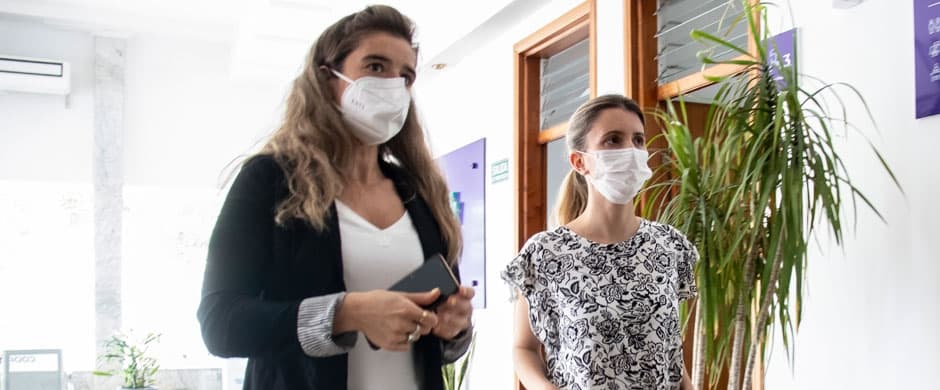 Florencia Torres, Directora de Coopemed acompaña a María Berazza en su incorporación a Coopemed