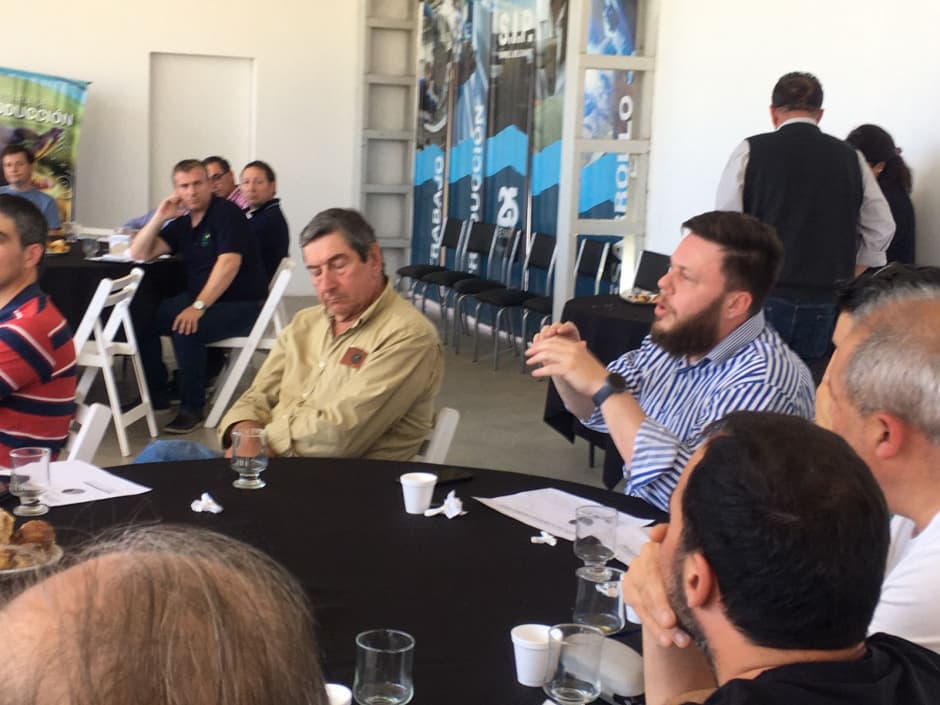 Encuentro con funcionarios de OCEBA en 25 de Mayo