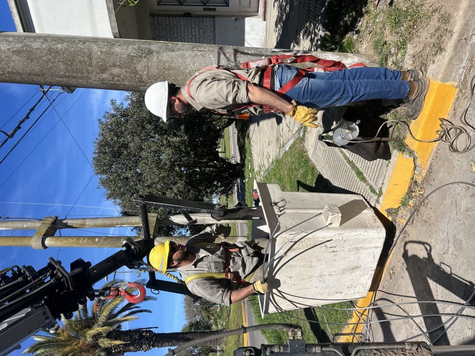 Mantenimiento en la red eléctrica: trabajos coordinados entre TRANSBA y la Cooperativa Eléctrica de Bolívar